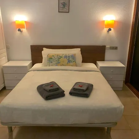 Aphotel Paraiso Del Sur In Centro Citta, Wifi Personale, Vista Mare Con Terrazza, Ristoranti E Pub Adiacenti, Taxi E Bus, Atelier Cura Persona, Farmacia Con Medico Apartment Costa Adeje (Tenerife)